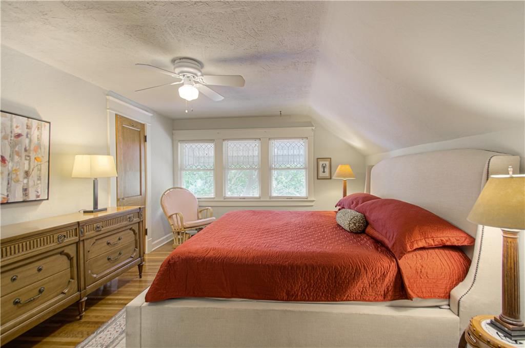 4215 Oak Street — photo 25