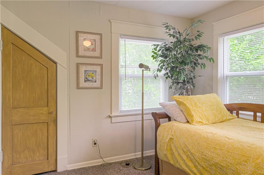 4215 Oak Street — photo 32