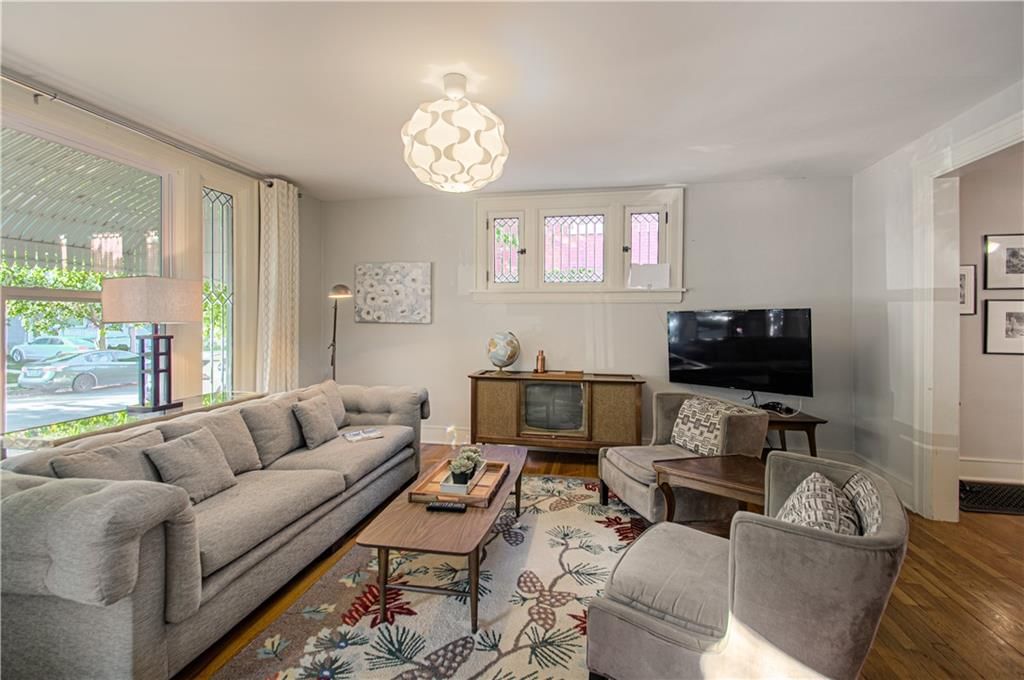 4215 Oak Street — photo 49