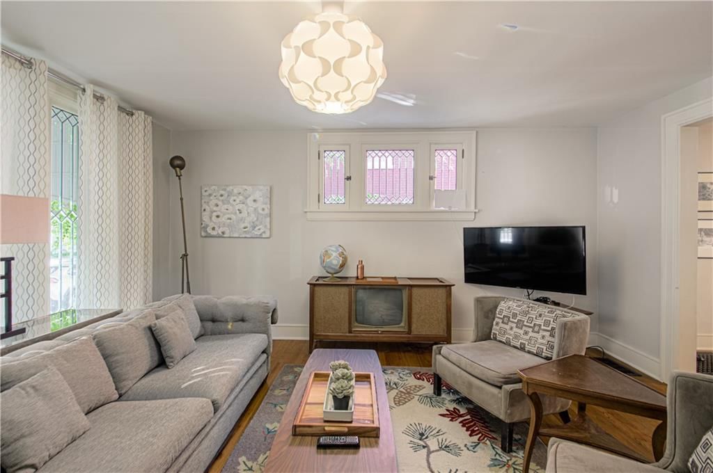 4215 Oak Street — photo 50