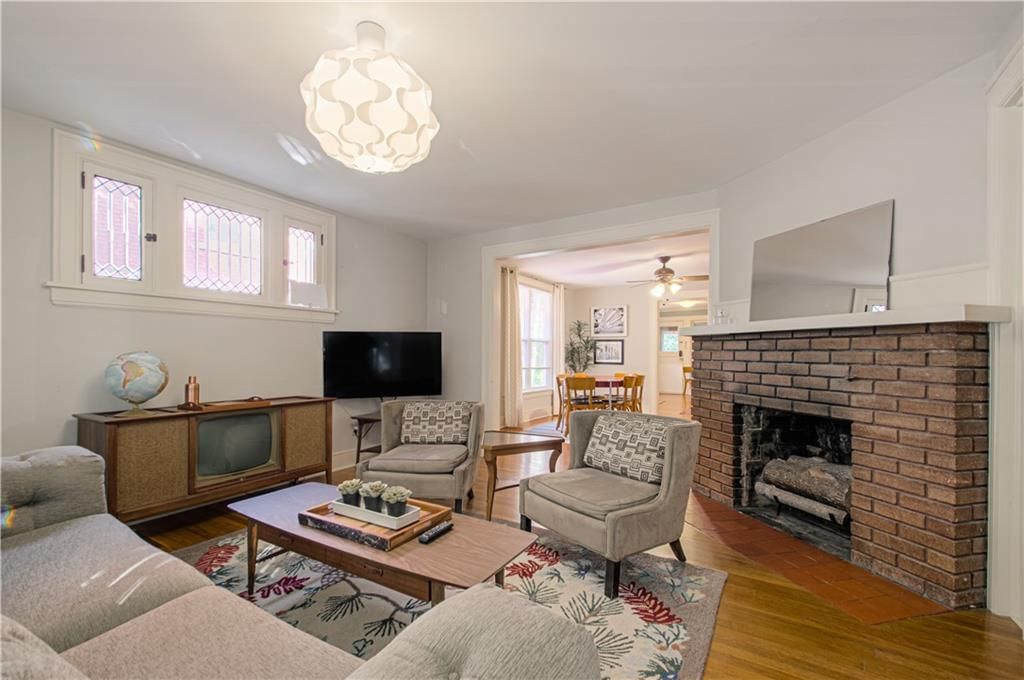4215 Oak Street — photo 51