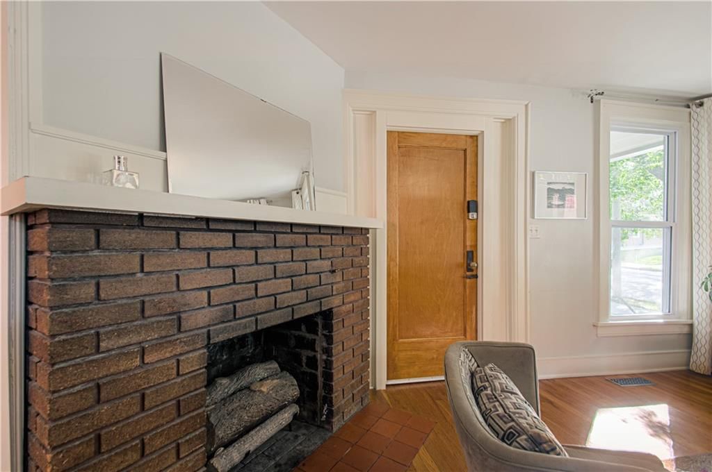 4215 Oak Street — photo 55