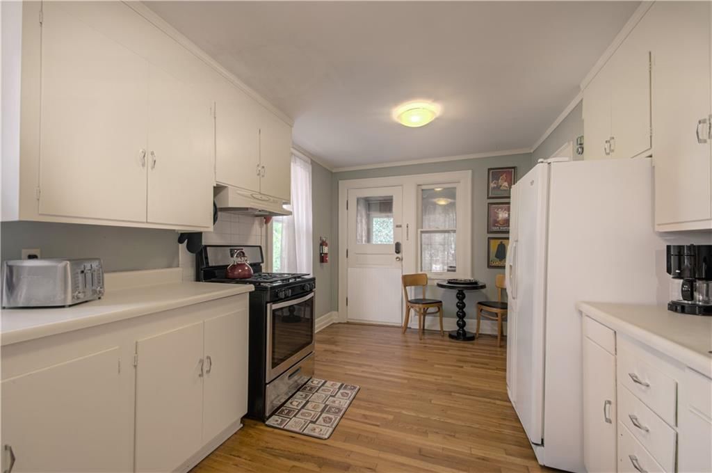 4215 Oak Street — photo 61