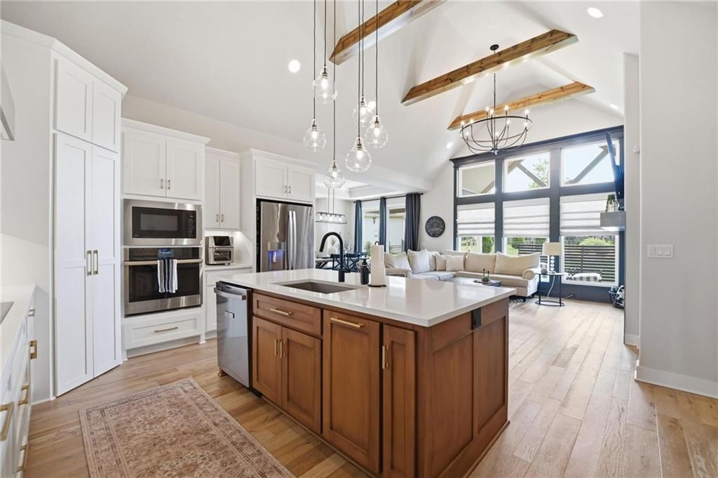 161 NW Carson Drive — photo 3
