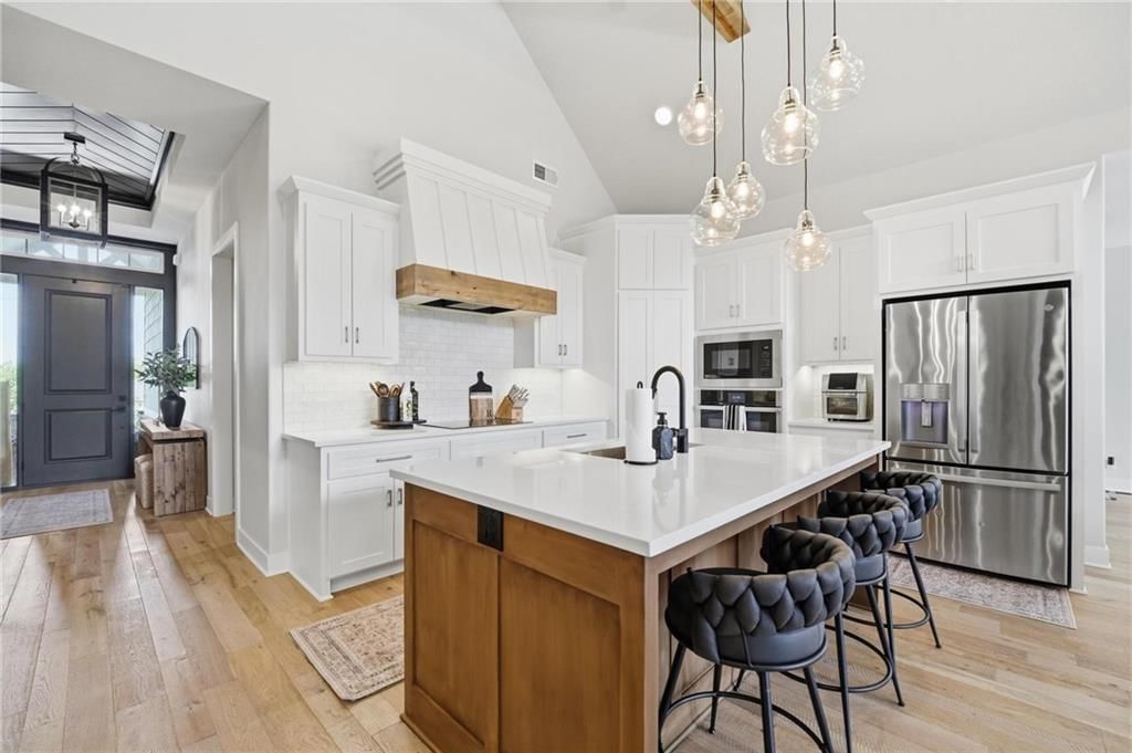 161 NW Carson Drive — photo 4