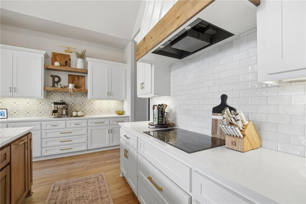 161 NW Carson Drive — photo 6