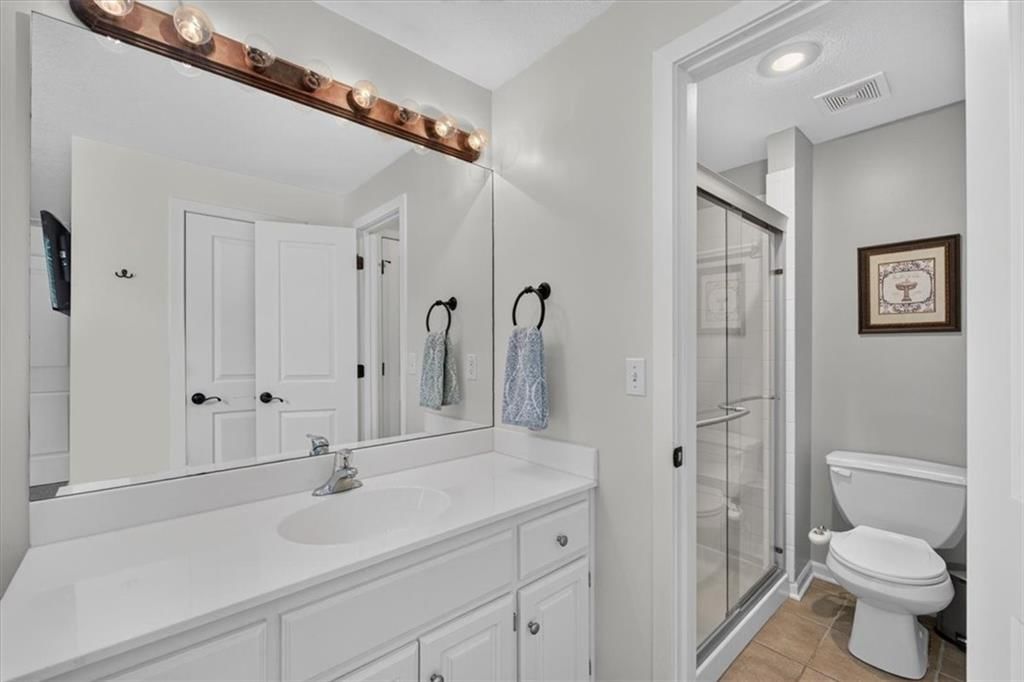 2313 NE Lake Breeze Lane — photo 34