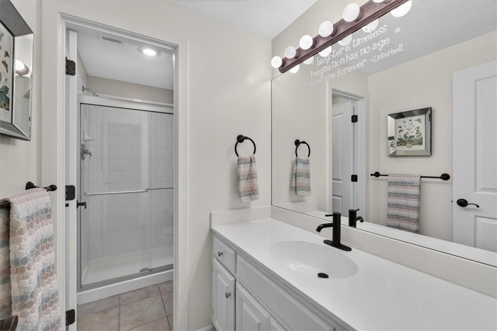 2313 NE Lake Breeze Lane — photo 36