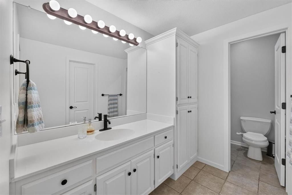 2313 NE Lake Breeze Lane — photo 40