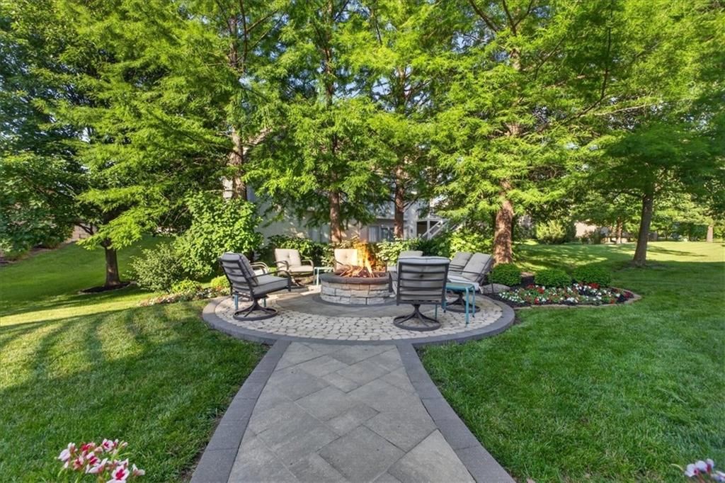 2313 NE Lake Breeze Lane — photo 46