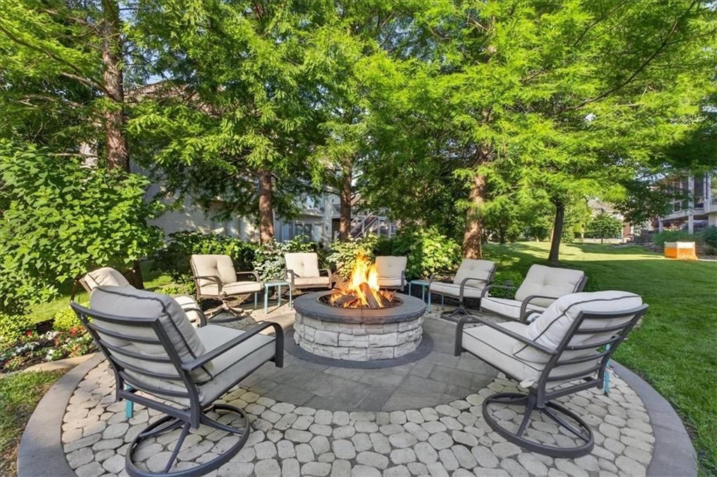 2313 NE Lake Breeze Lane — photo 47