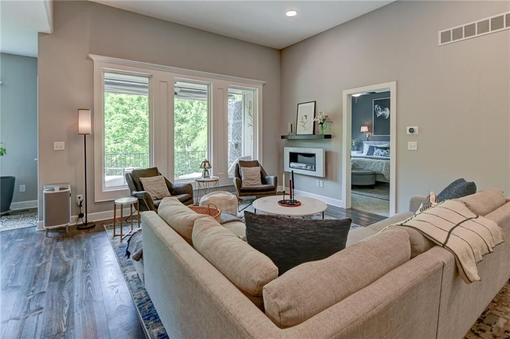 415 E 166th Court — photo 9