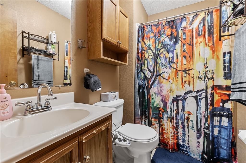908 Broadway Street — photo 18