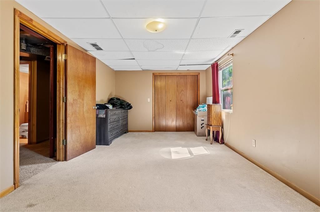 908 Broadway Street — photo 24