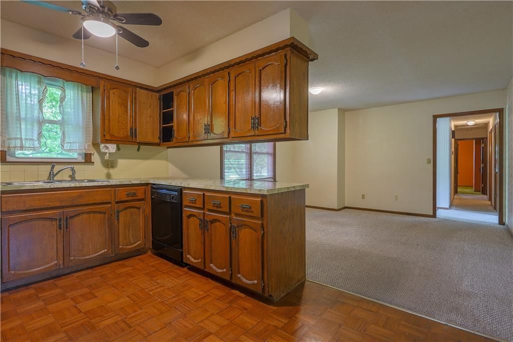 301 Dunns Lane — photo 4