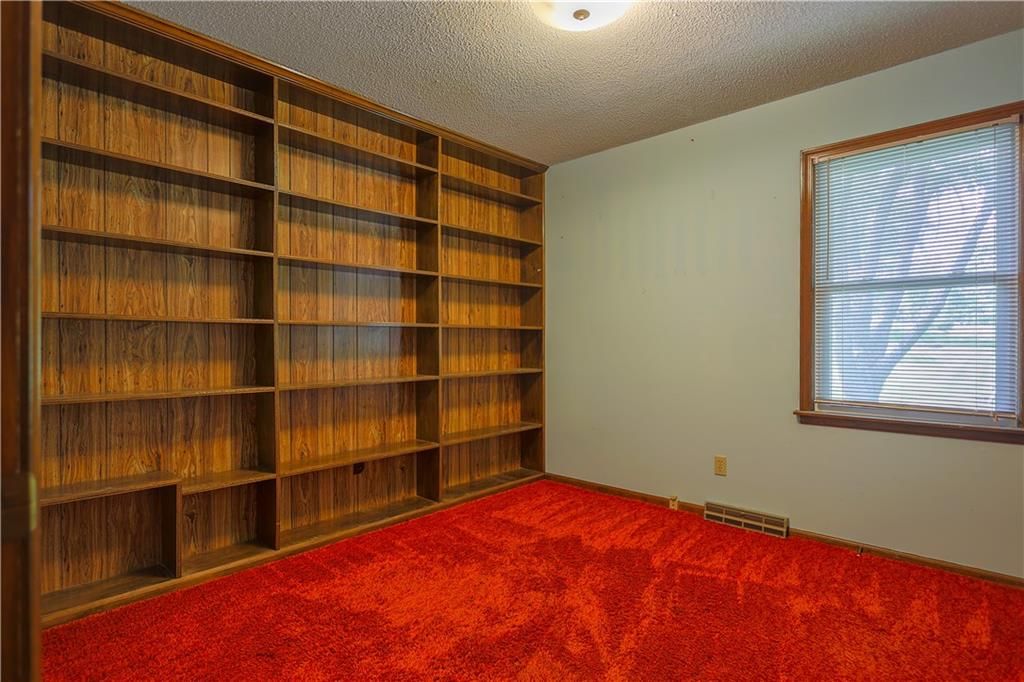 301 Dunns Lane — photo 10
