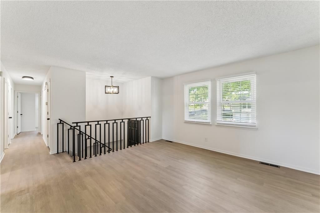 5421 Crest Drive — photo 7