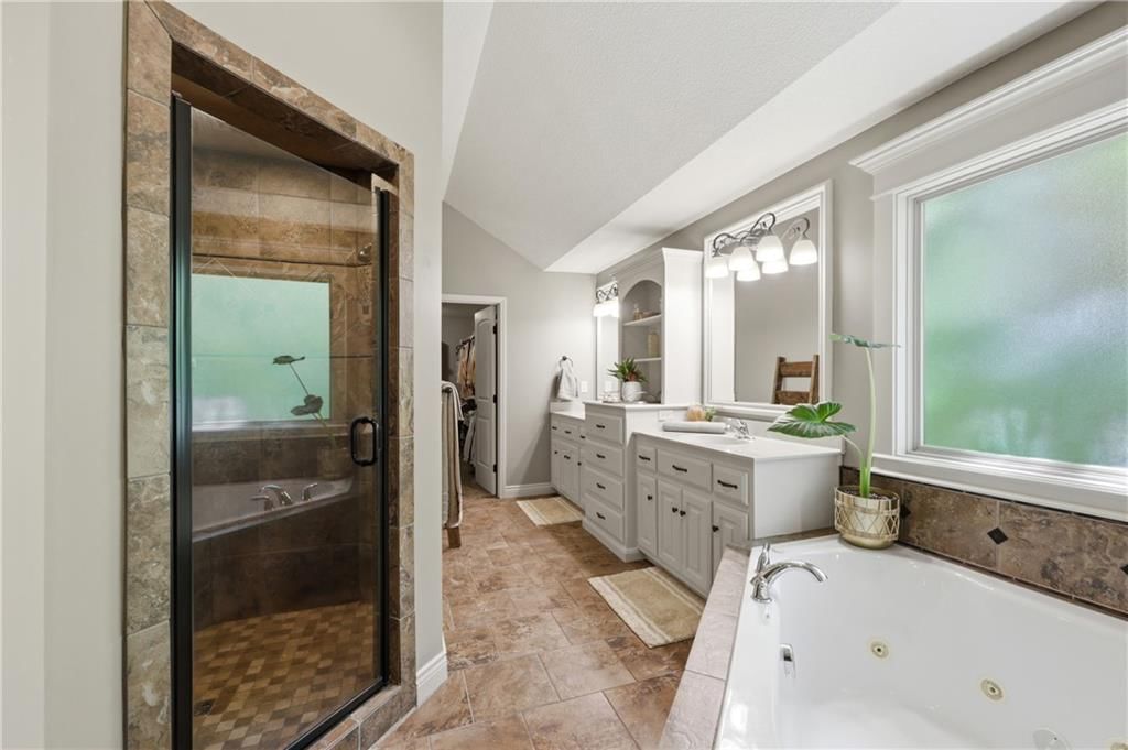1413 NE Kenwood Circle — photo 25