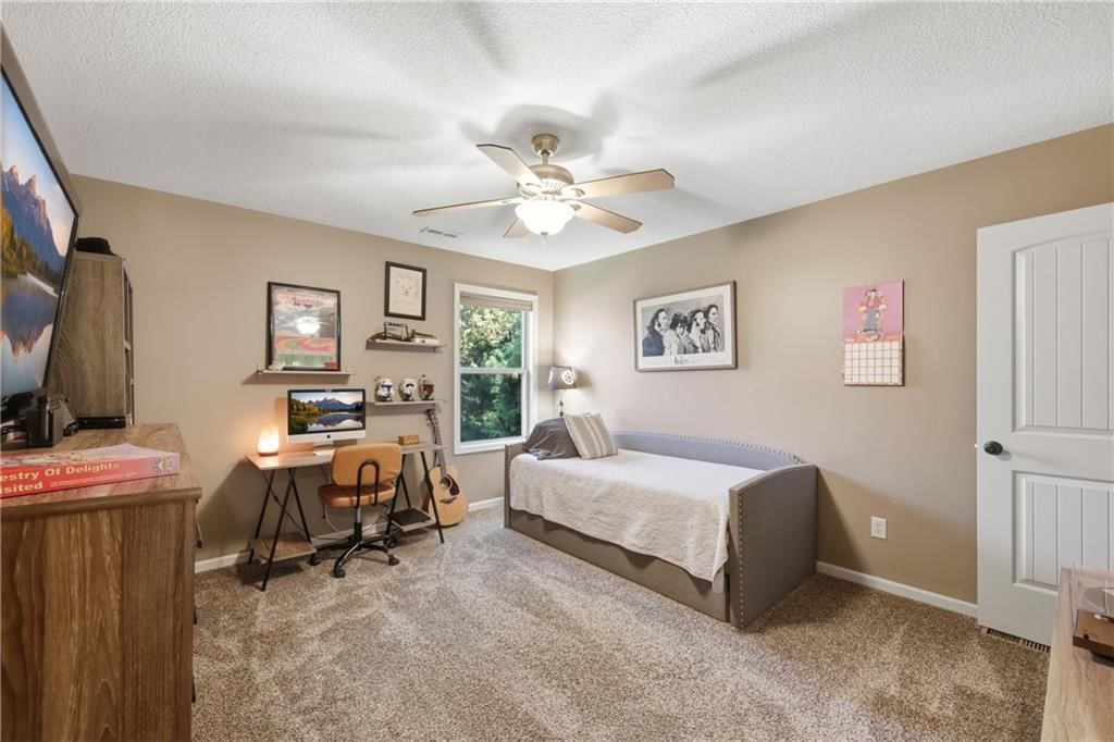 1413 NE Kenwood Circle — photo 31