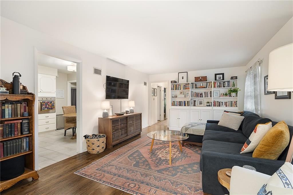 5212 Delmar Street — photo 9