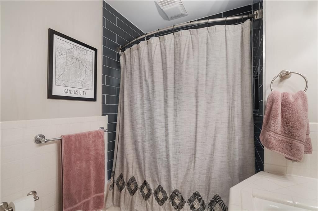 5212 Delmar Street — photo 26