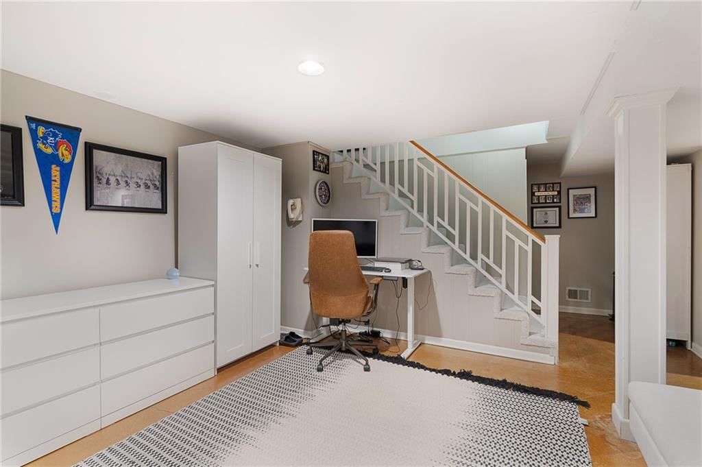 5212 Delmar Street — photo 36