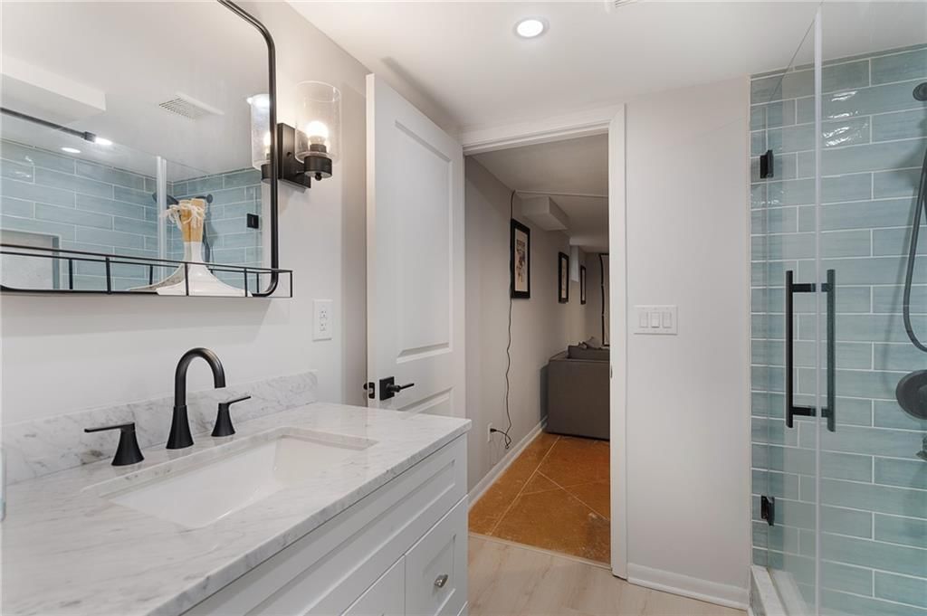 5212 Delmar Street — photo 40