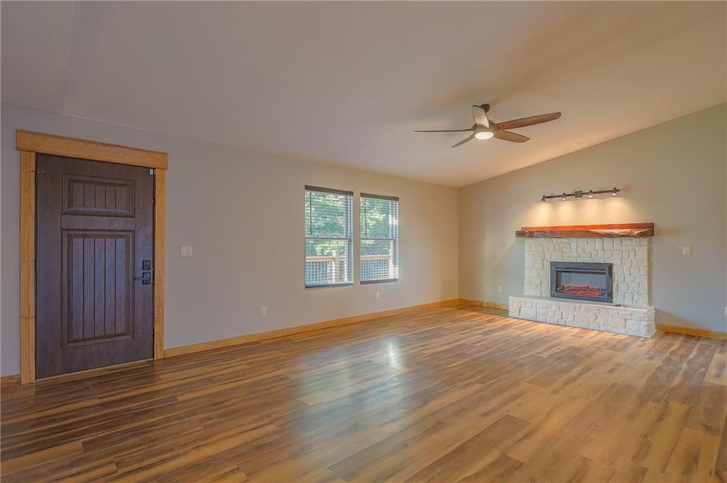 600 S Hickory Street — photo 4