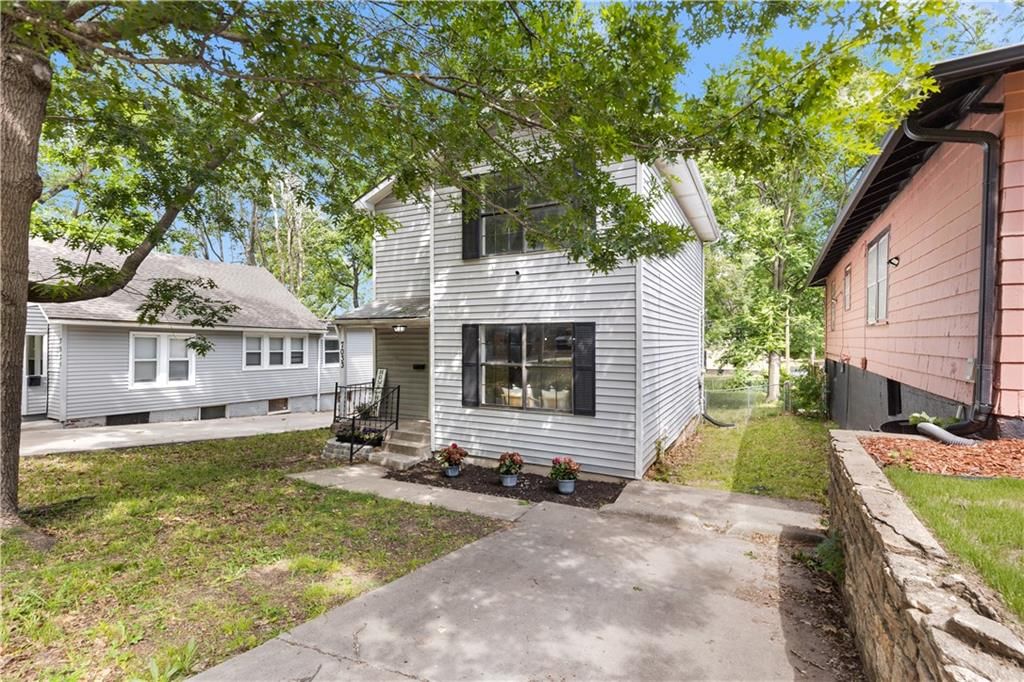7033 Bellefontaine Avenue — photo 1