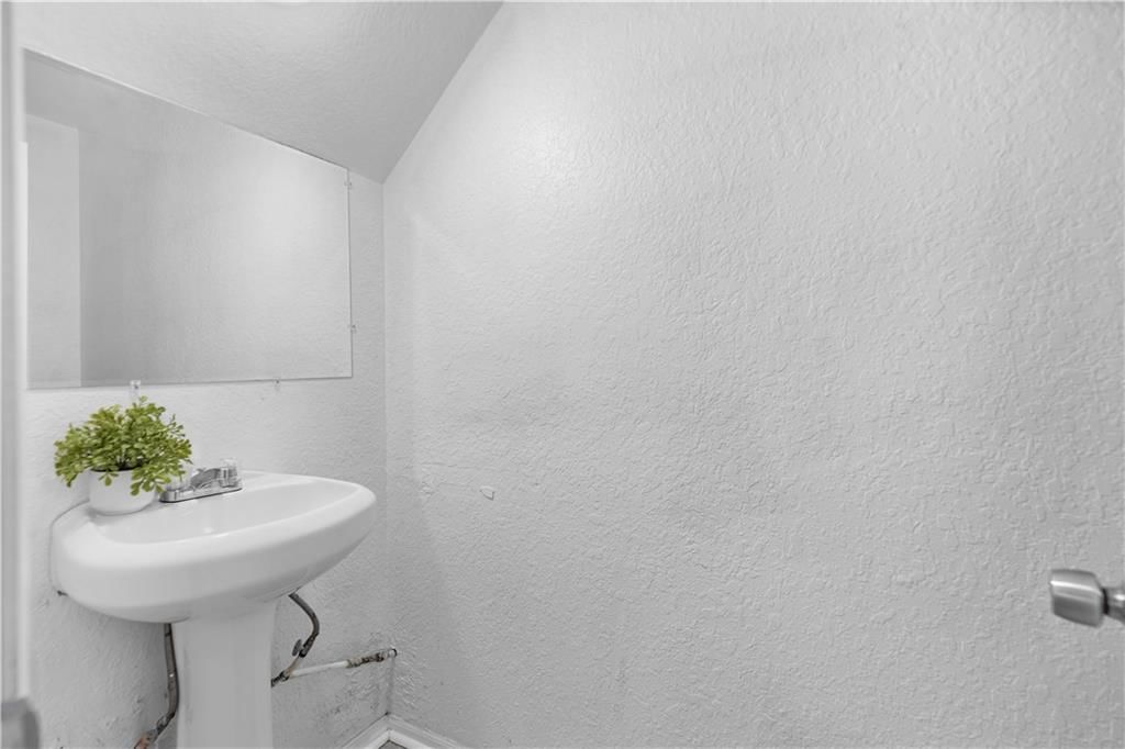7033 Bellefontaine Avenue — photo 6