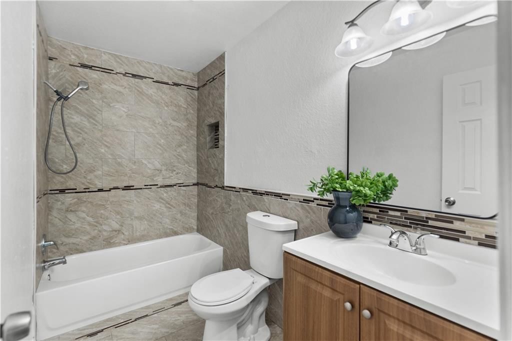7033 Bellefontaine Avenue — photo 8