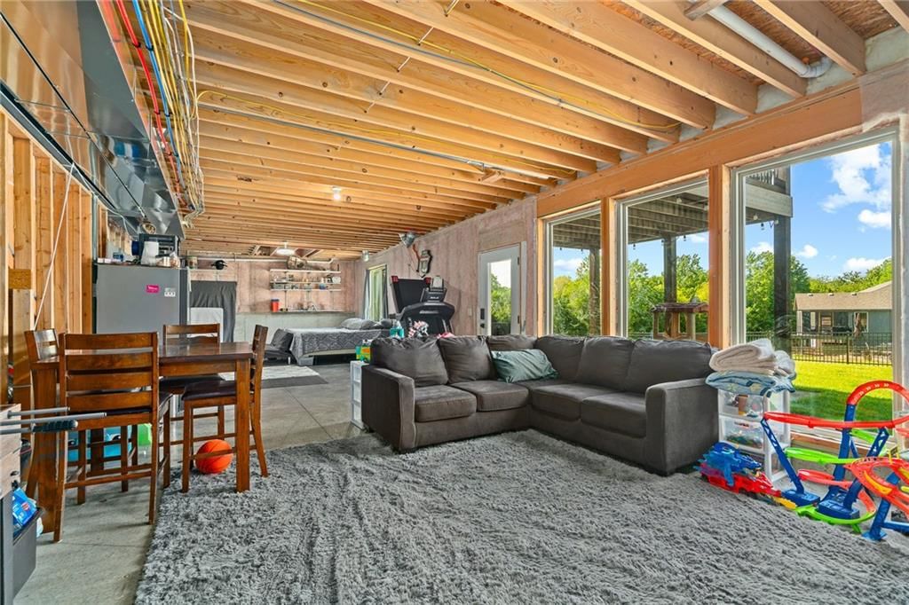 1518 Creekmoor Drive — photo 27