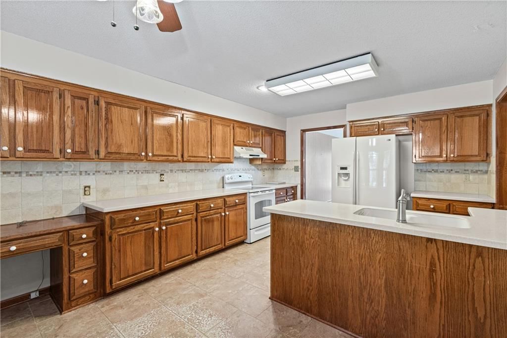 9000 W 120th Terrace — photo 11