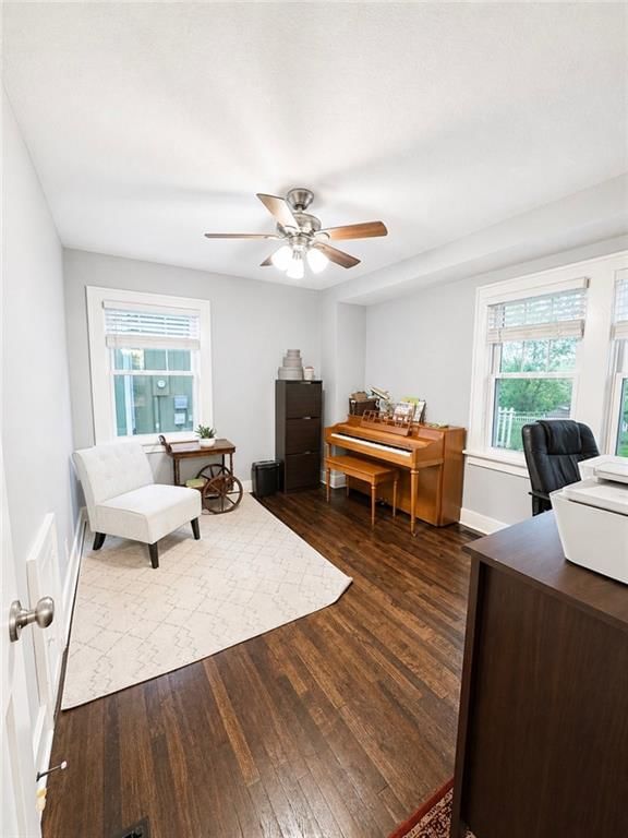 145 Allcutt Avenue — photo 10