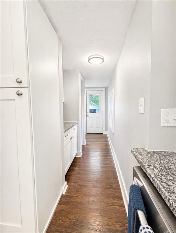 145 Allcutt Avenue — photo 11