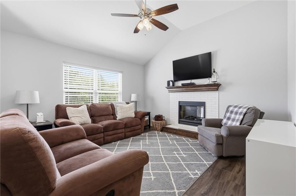 403 Timbercreek Drive — photo 3