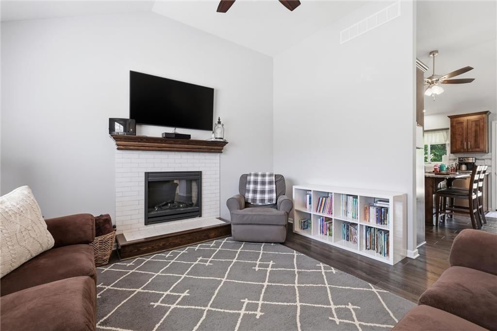 403 Timbercreek Drive — photo 4