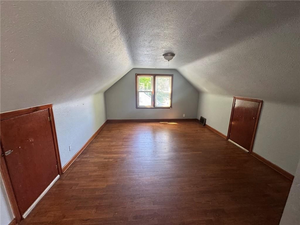 124 S Forest Avenue — photo 11
