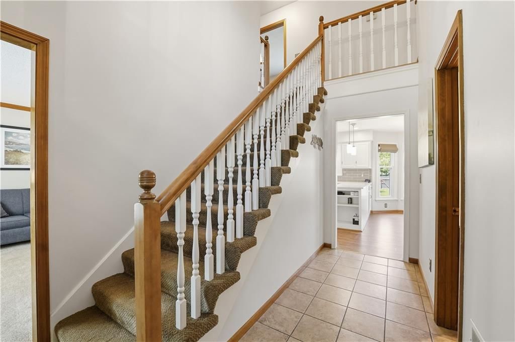 8050 Lakeview Avenue — photo 9