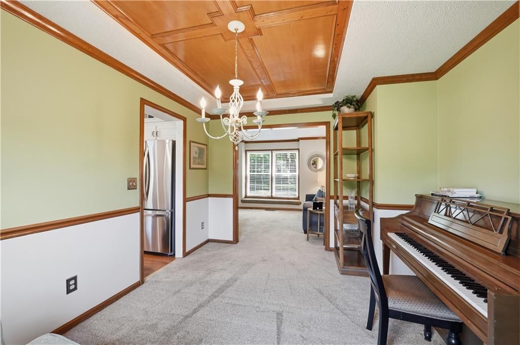 8050 Lakeview Avenue — photo 26