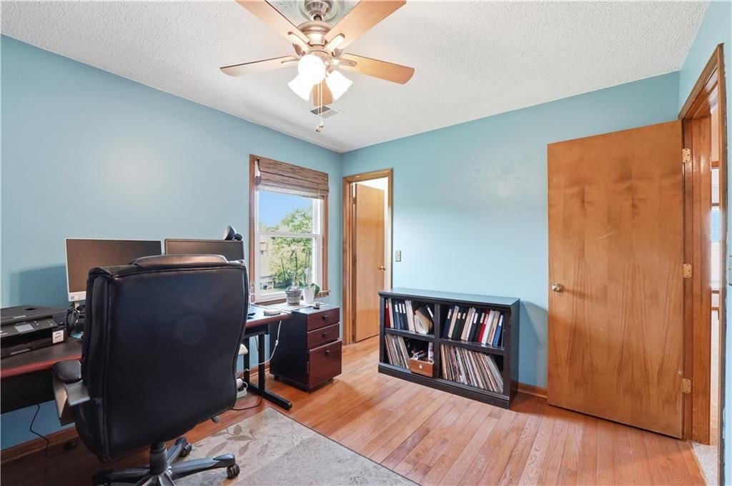 8050 Lakeview Avenue — photo 31