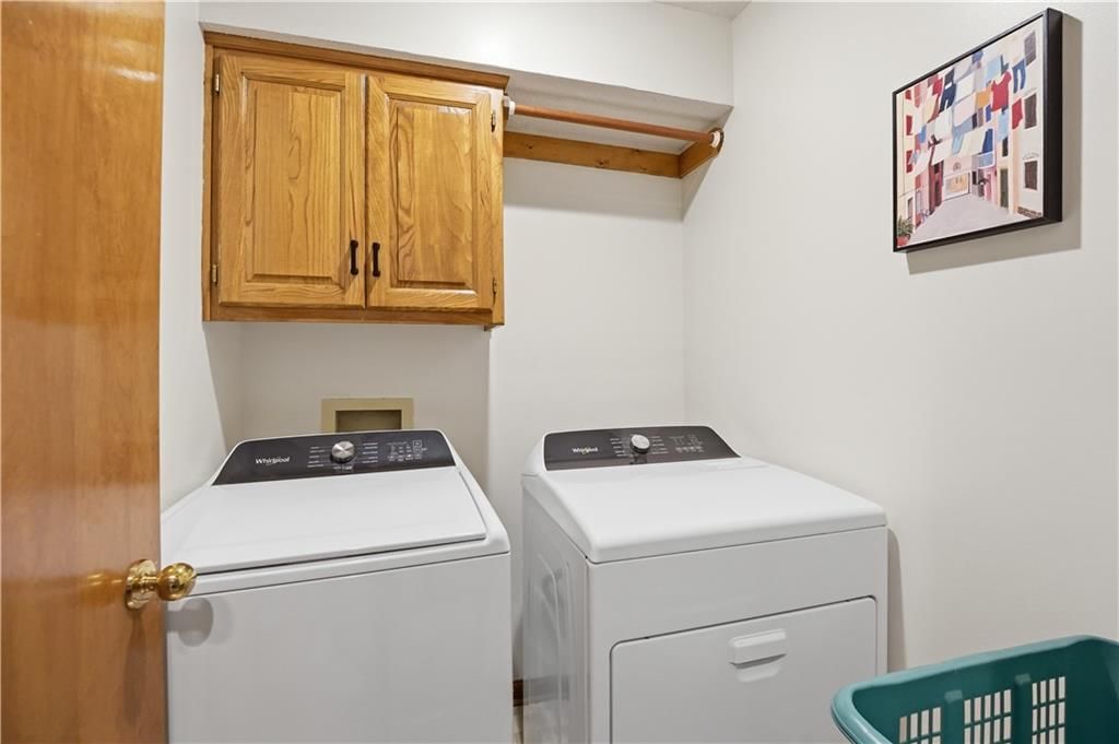 8050 Lakeview Avenue — photo 33