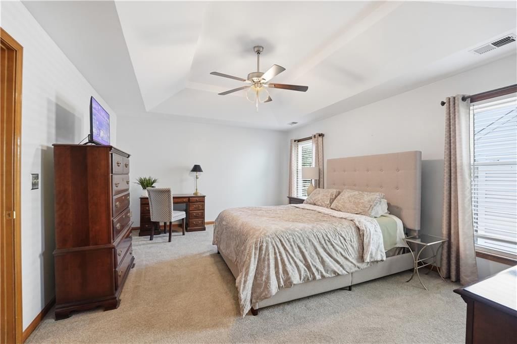8050 Lakeview Avenue — photo 37