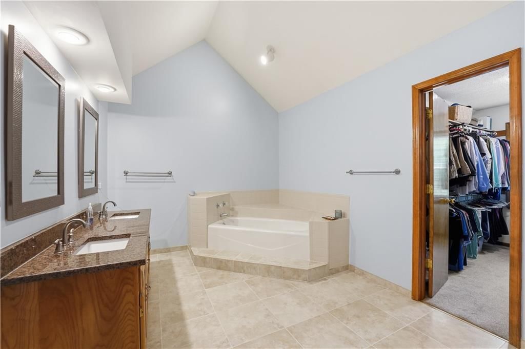 8050 Lakeview Avenue — photo 38