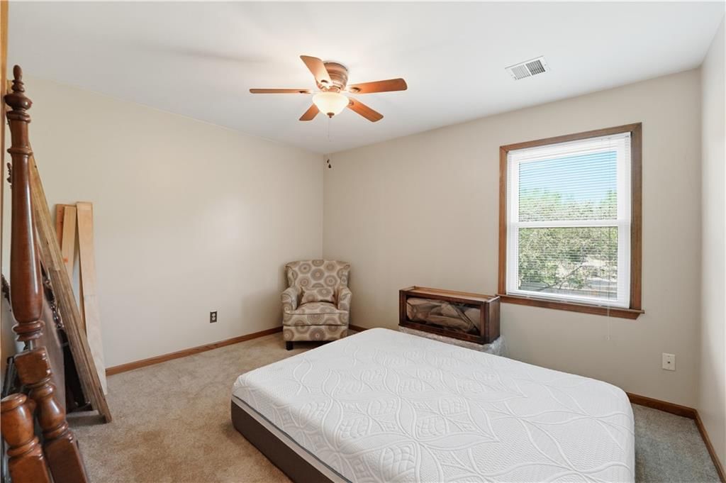 8050 Lakeview Avenue — photo 44