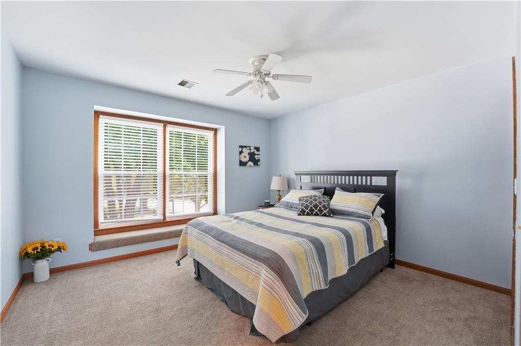 8050 Lakeview Avenue — photo 46