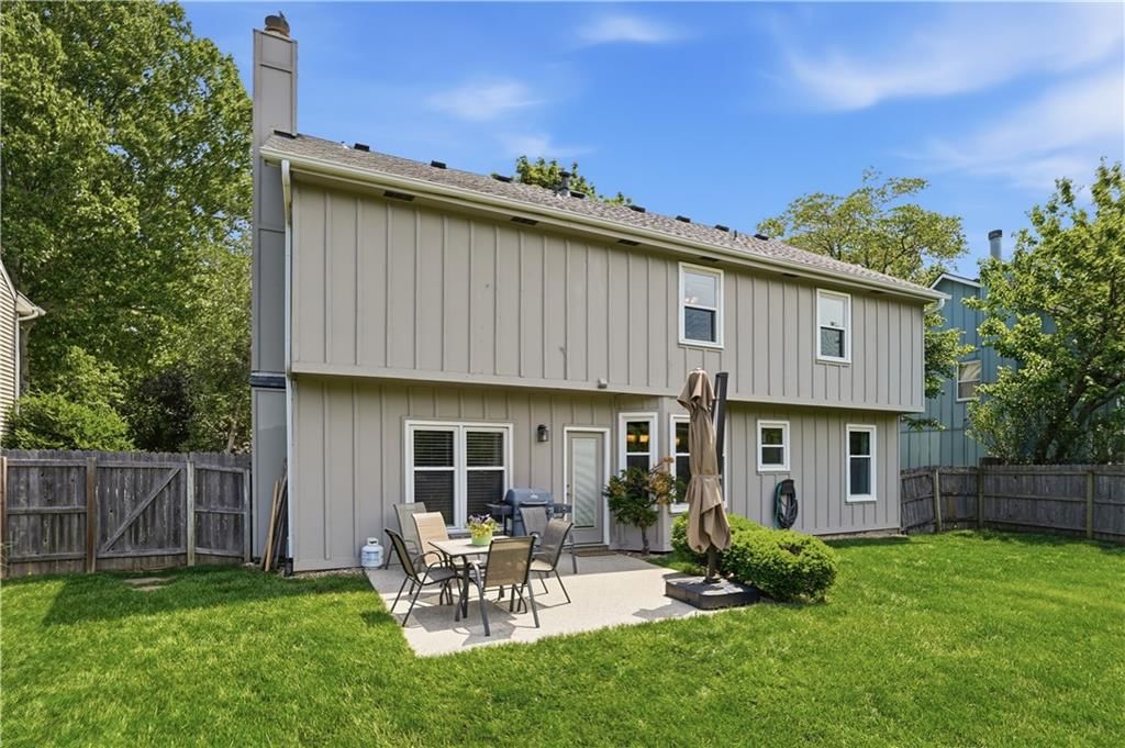 8050 Lakeview Avenue — photo 52