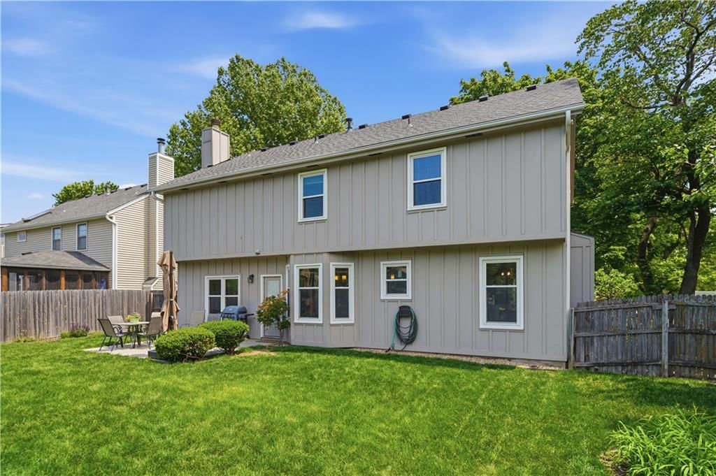 8050 Lakeview Avenue — photo 56