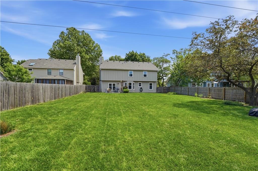 8050 Lakeview Avenue — photo 57