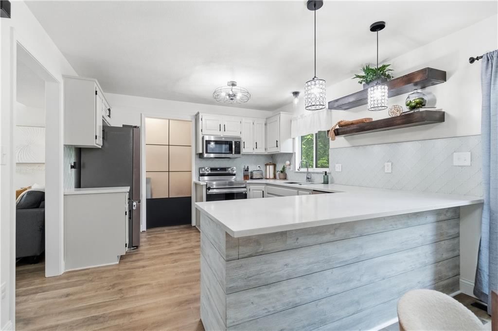 817 NW Golden Court — photo 10